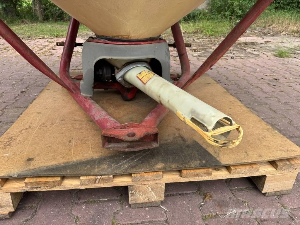 Vicon pendelstrooier Rasturači mineralnog đubriva