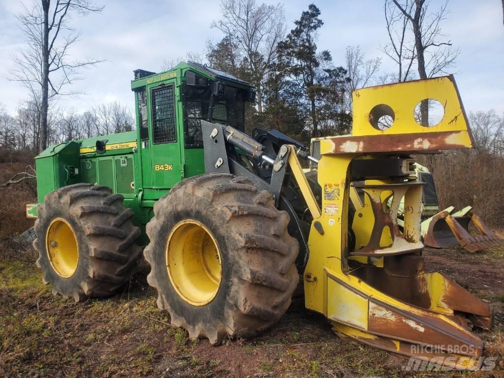 John Deere 843 K Mašine za sečenje drveća