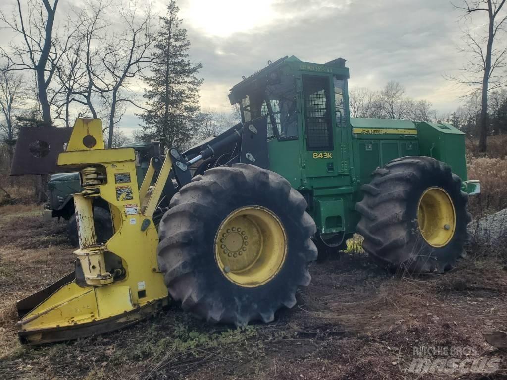 John Deere 843 K Mašine za sečenje drveća