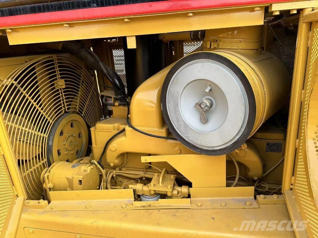 CAT D 8 R Buldožeri guseničari