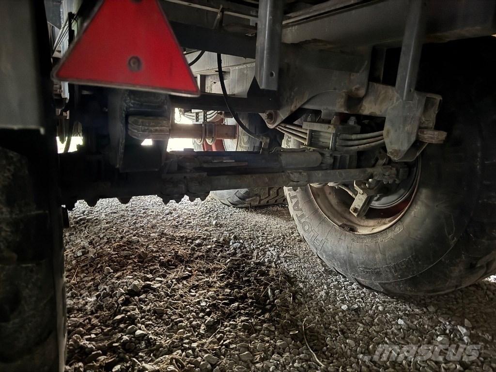 CLAAS Quantum 5800 P Samoutovarne prikolice