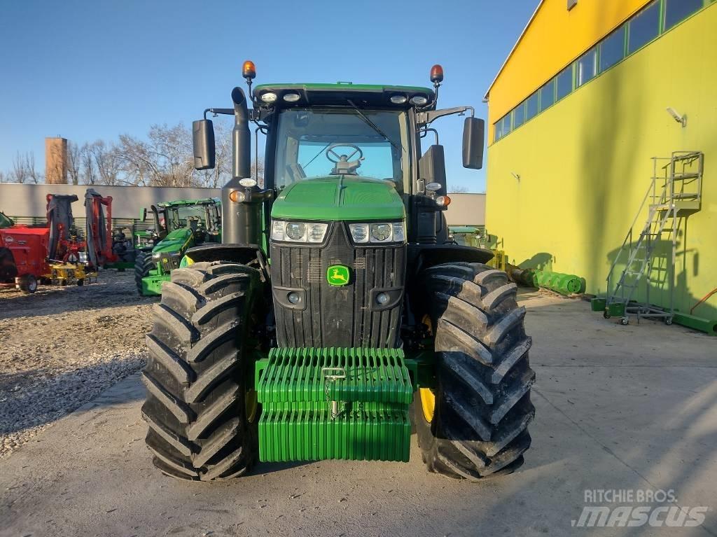 John Deere 7270 R Traktori