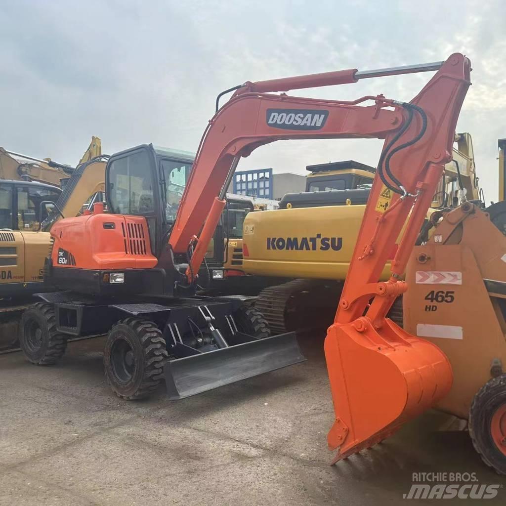 Doosan DX60W Bageri točkaši