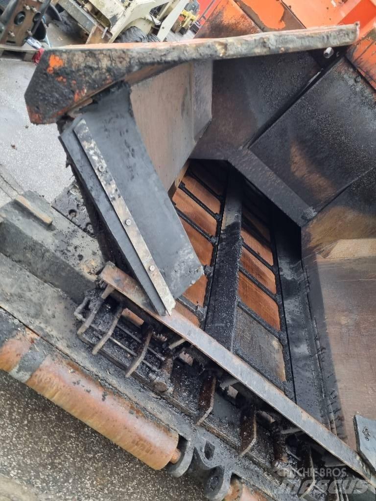 ABG Titan 8820 Asfaltni finišeri