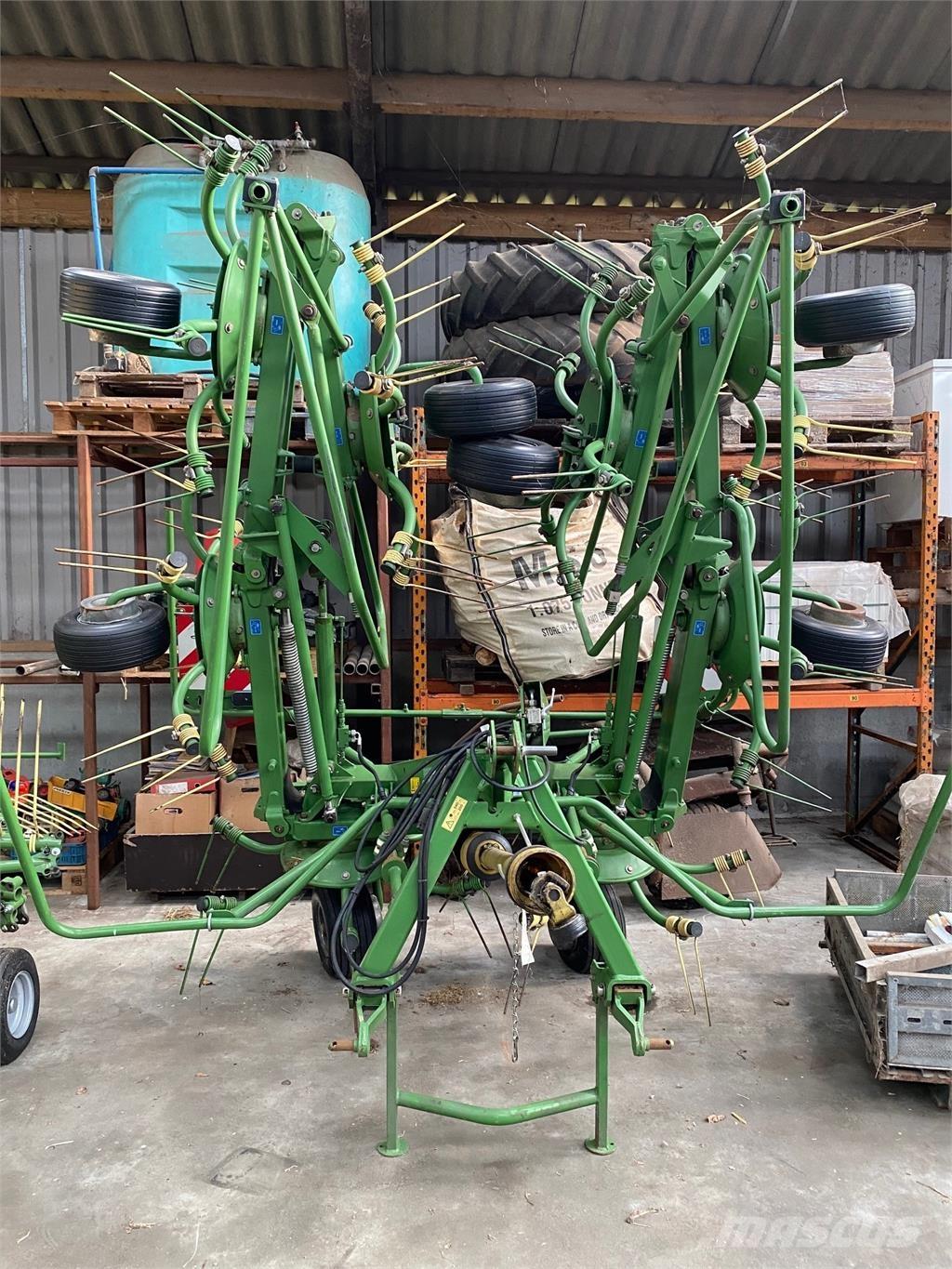 Krone KW 8.82 Okretači i sakupljači sena