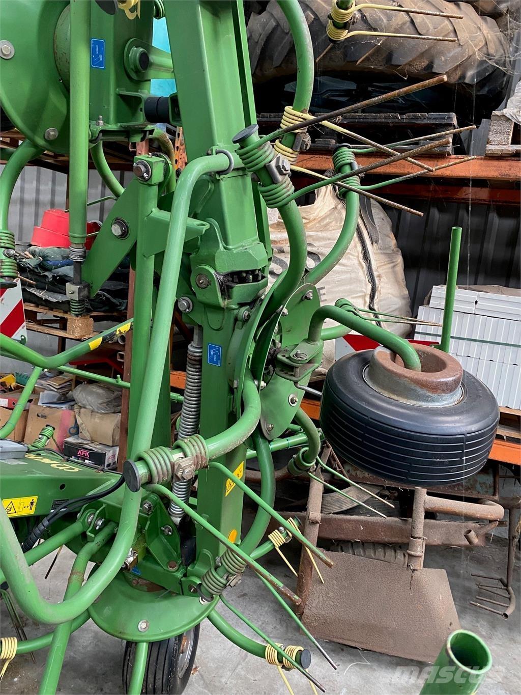 Krone KW 8.82 Okretači i sakupljači sena