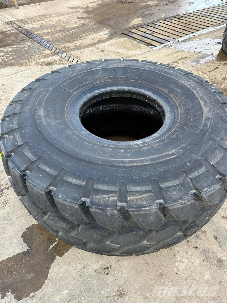 Bridgestone 26.5R25 Gume, točkovi i felne