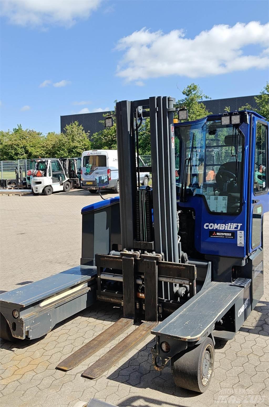 Combilift C4500E Viljuškari sa 4-stranskim dohvatom