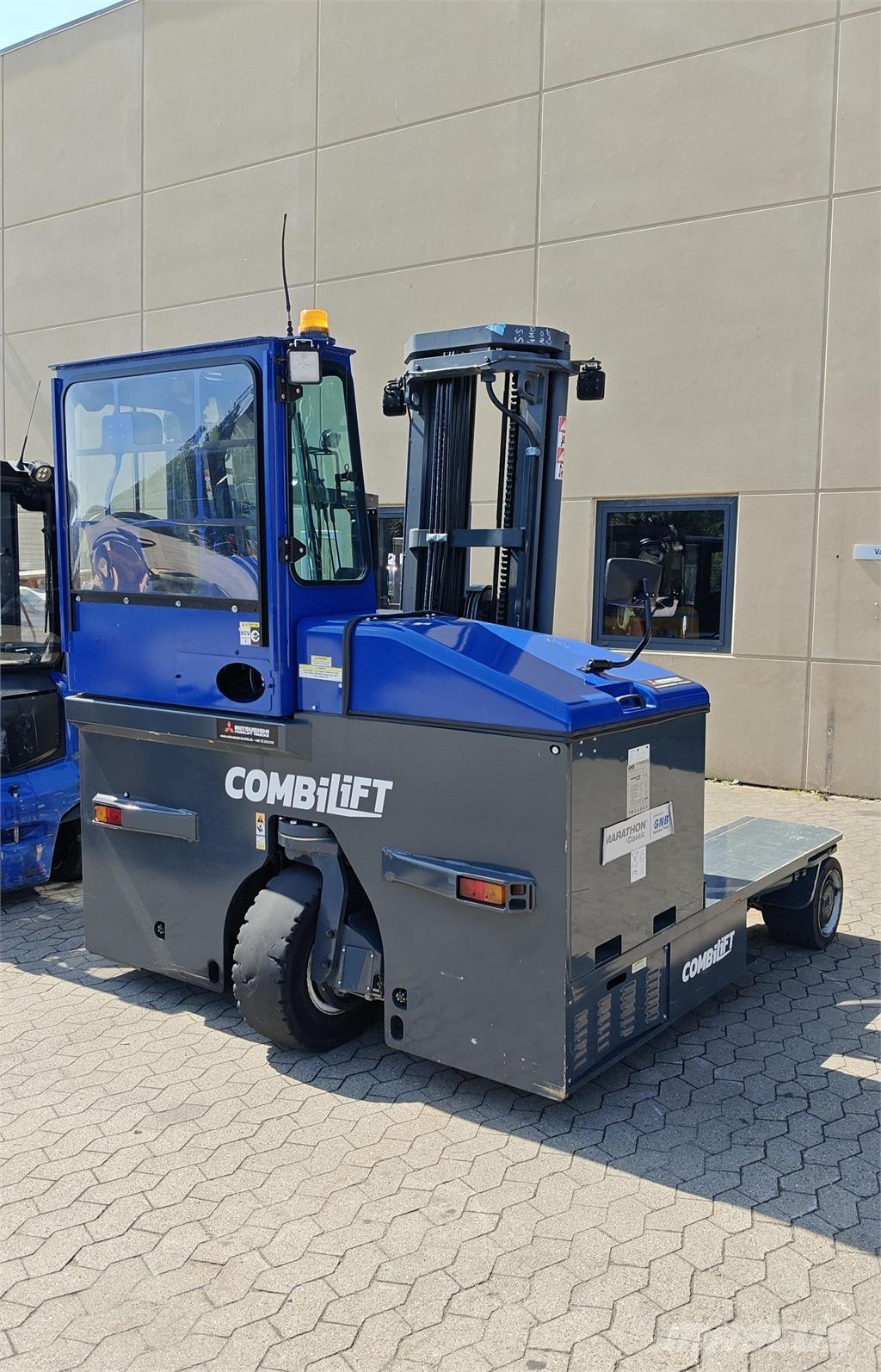 Combilift C4500E Viljuškari sa 4-stranskim dohvatom