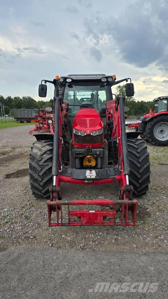 Massey Ferguson 5713 Traktori