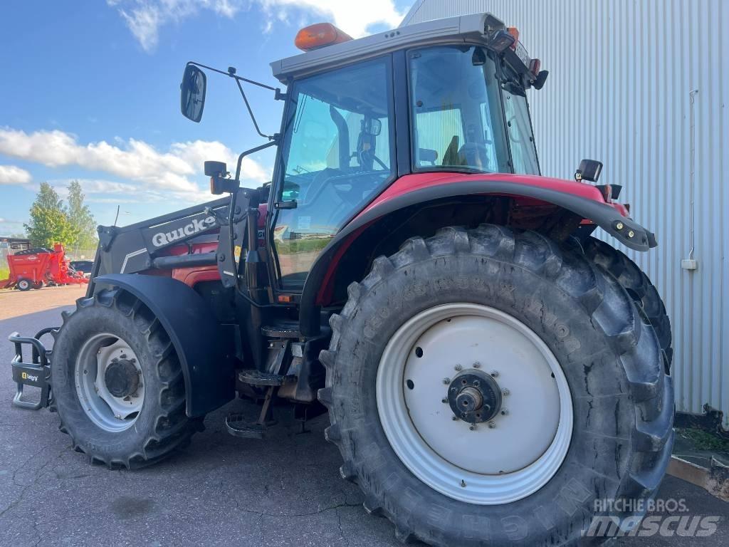 Massey Ferguson 8220 Traktori