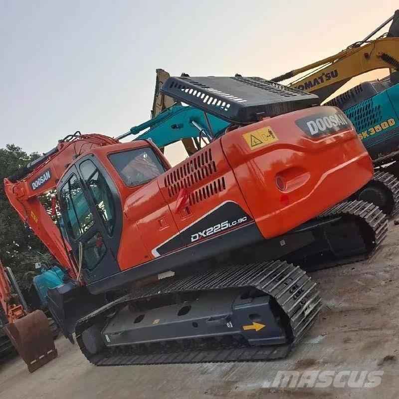 Doosan DX 225 LC Bageri guseničari
