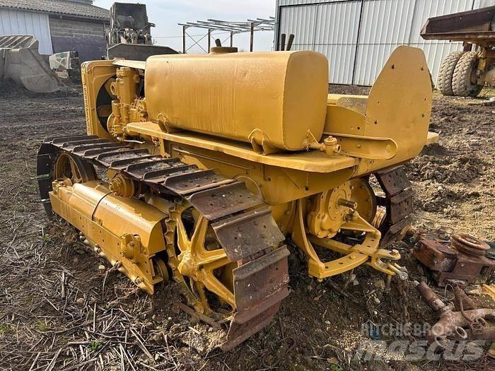 CAT D2 - Buldožeri guseničari