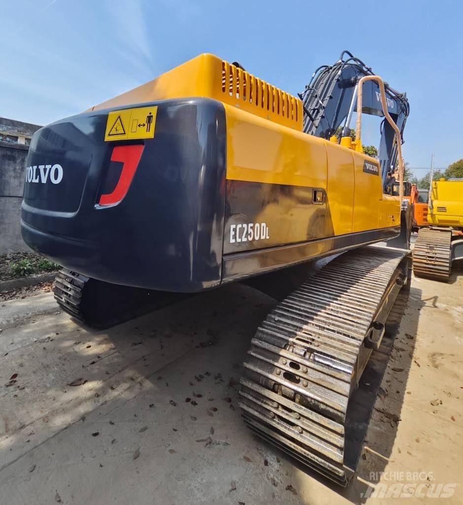 Volvo EC 250 D L Bageri guseničari