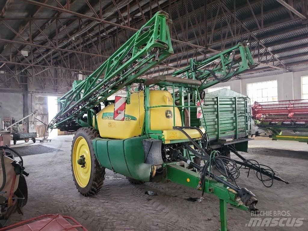 John Deere 732 Vučene prskalice
