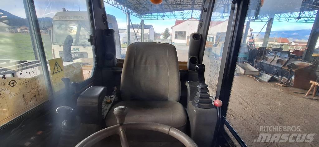Komatsu PW 110 Bageri točkaši