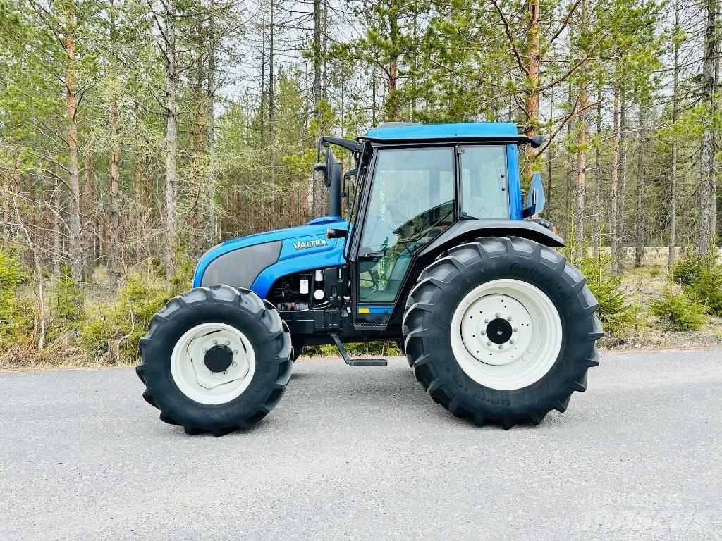 Valtra A 92 Traktori