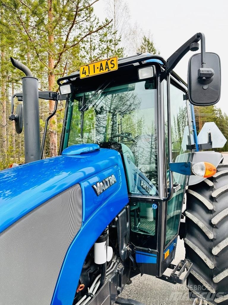Valtra A 92 Traktori