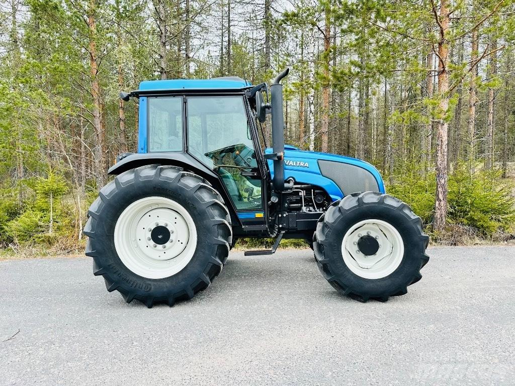 Valtra A 92 Traktori