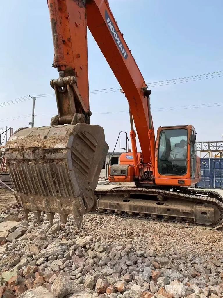 Doosan DX 225 LC Bageri guseničari