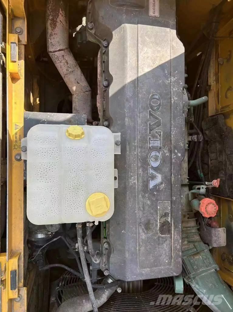 Volvo EC480D Bageri guseničari