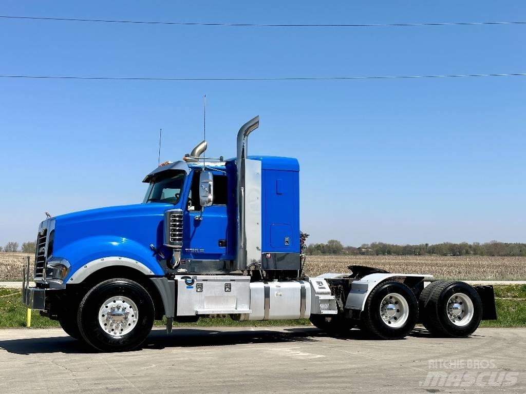 Mack Titan TD 713 Tegljači