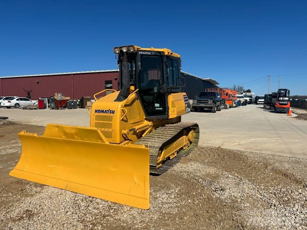 Komatsu D37PX-23 Buldožeri guseničari