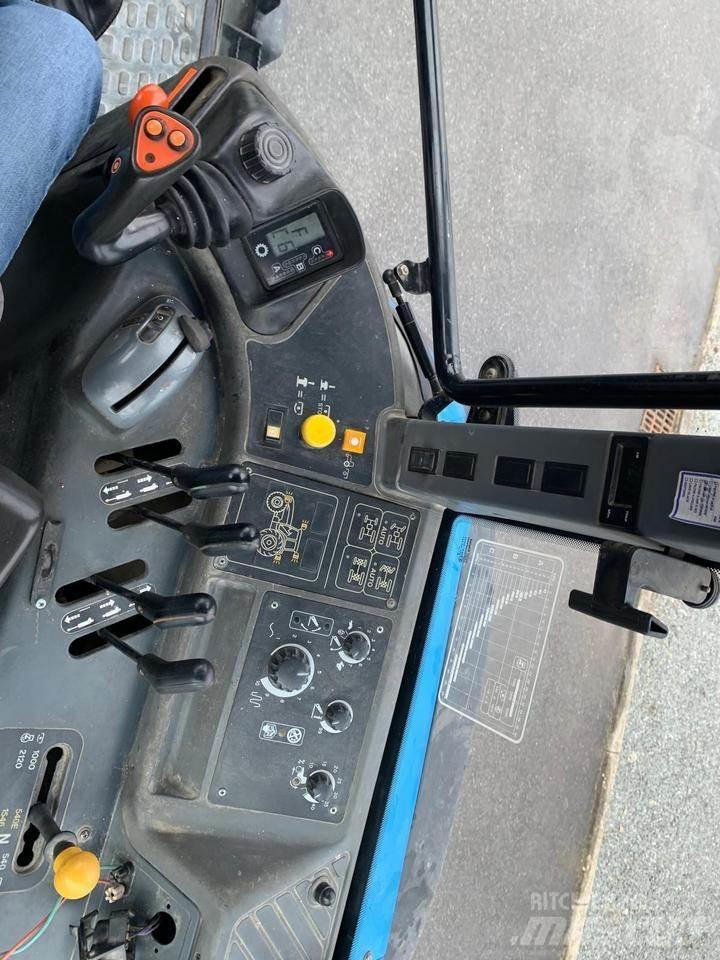 New Holland TM150 Traktori