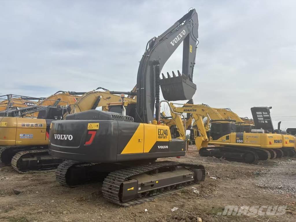 Volvo EC 240 Bageri guseničari