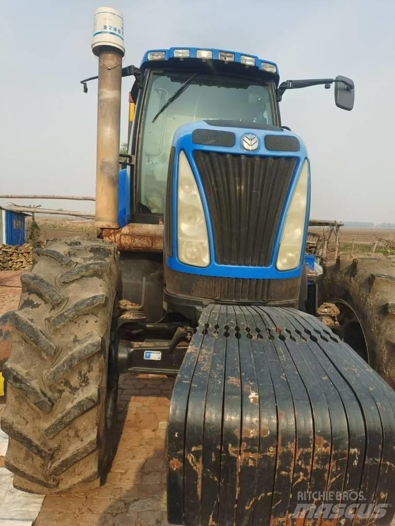 New Holland T8040 Traktori