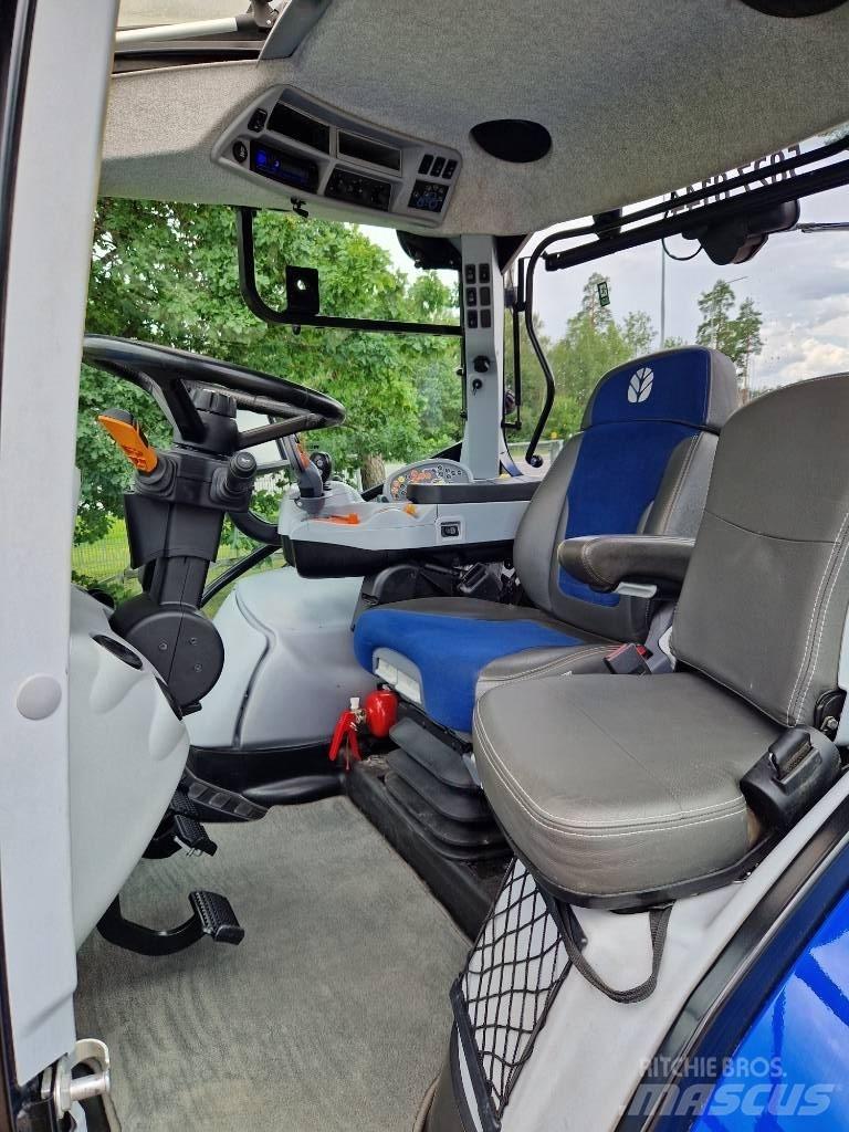 New Holland T 7.245 Traktori