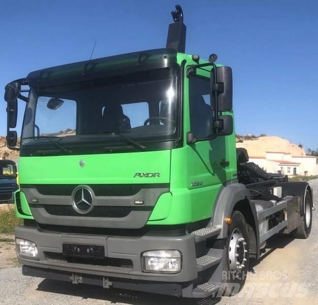 Mercedes-Benz 1829 Kamioni za podizanje kablova