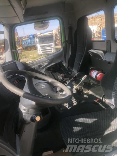 Mercedes-Benz 1829 Kamioni za podizanje kablova