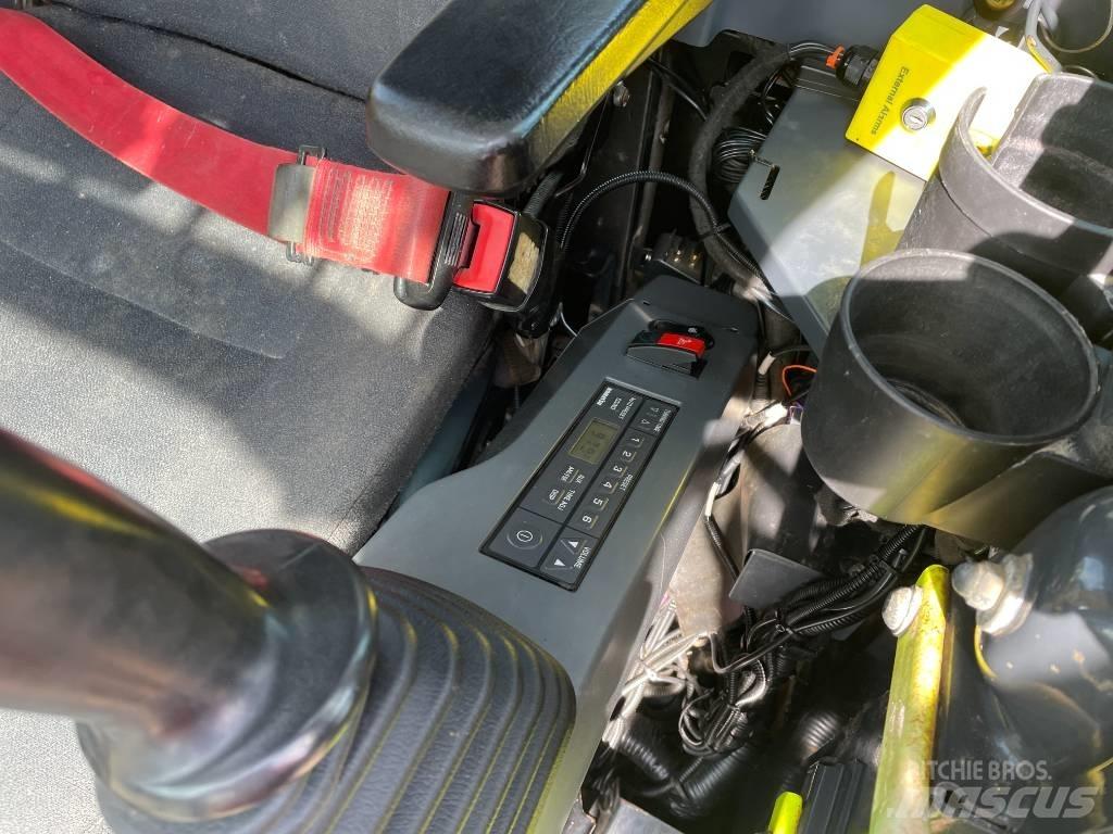 Komatsu PC 138 US-11 Bageri guseničari