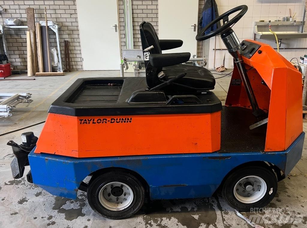 Taylor-Dunn C425 Tegljači