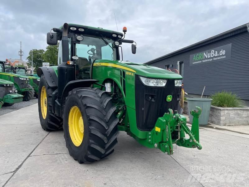 John Deere 8335 r Traktori