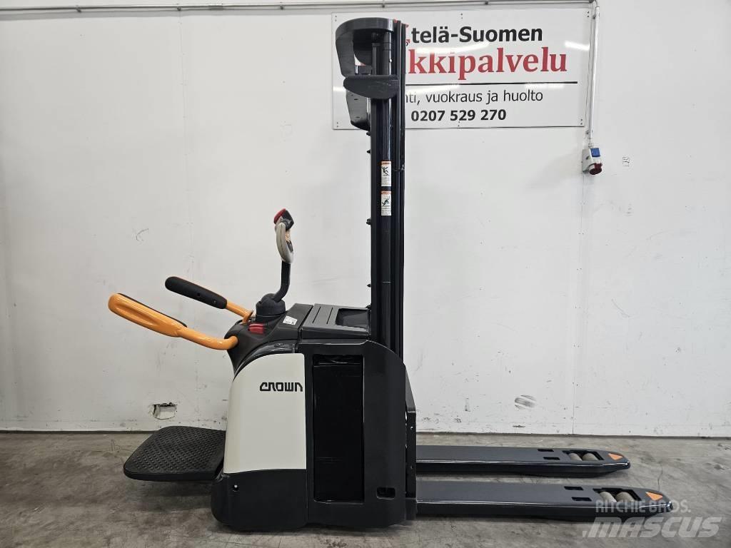 Crown ETi 4000 1.6 Samopogonski ručni viljuškari