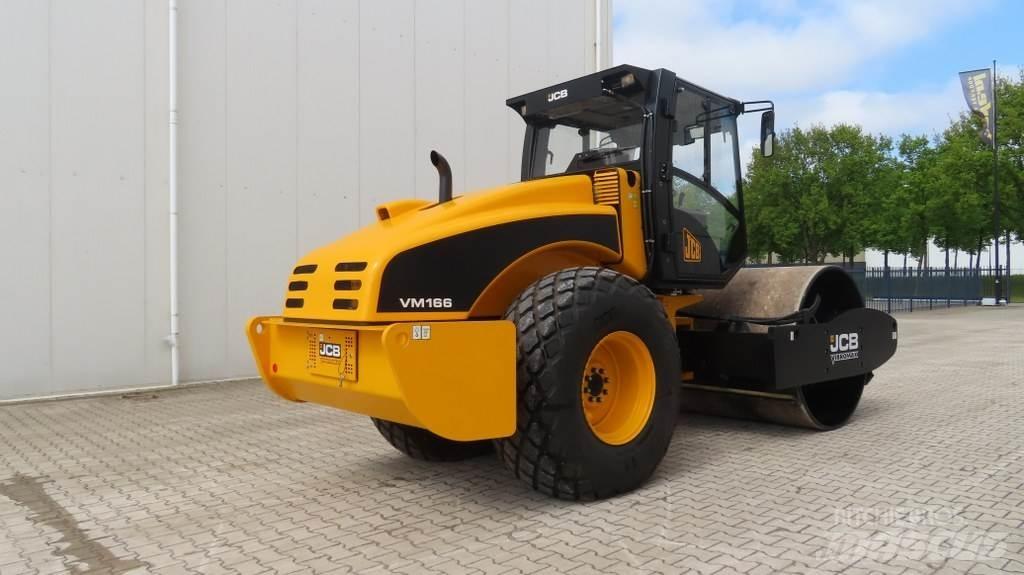 JCB VM166D Valjci sa jednim bubnjem