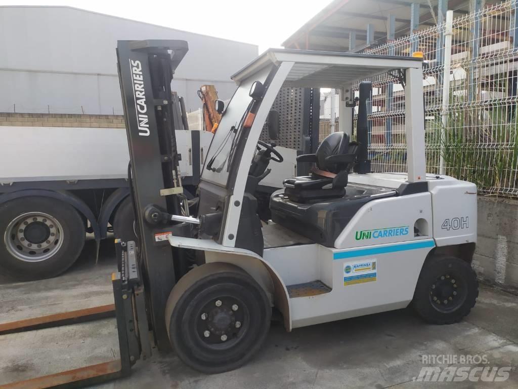 UniCarriers D1F4A40Q Bočni viljuškari