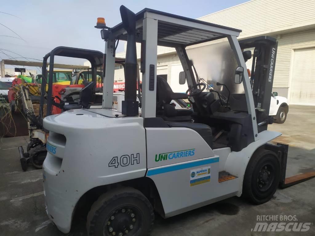 UniCarriers D1F4A40Q Bočni viljuškari