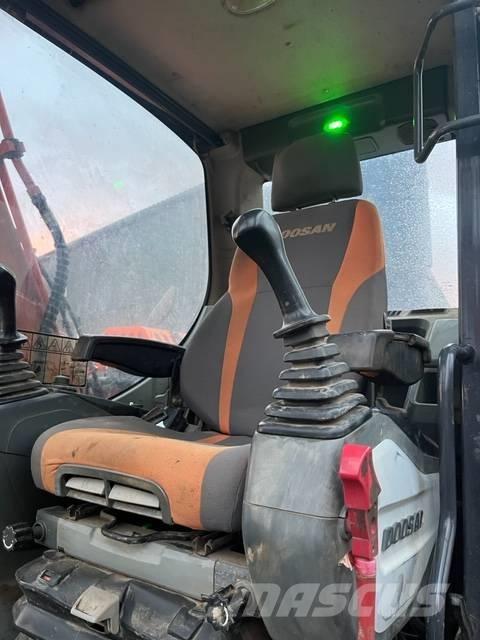 Doosan DX 140 LC-3 Bageri guseničari