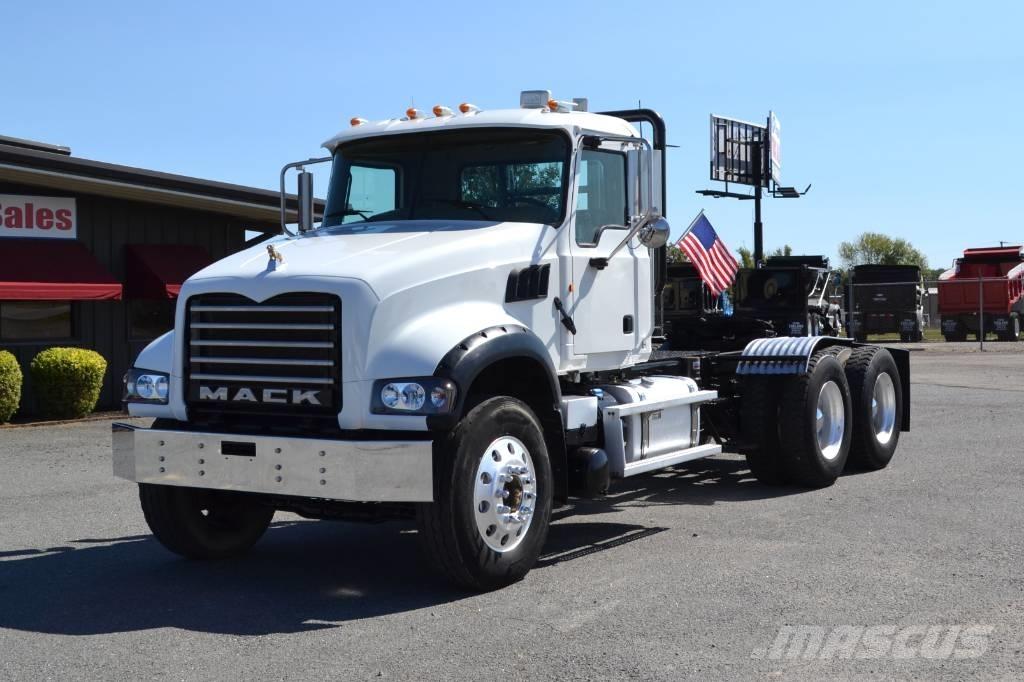 Mack Granite GU 713 Tegljači