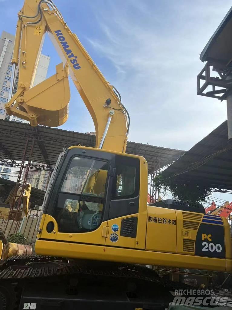 Komatsu PC 200-8 Bageri guseničari