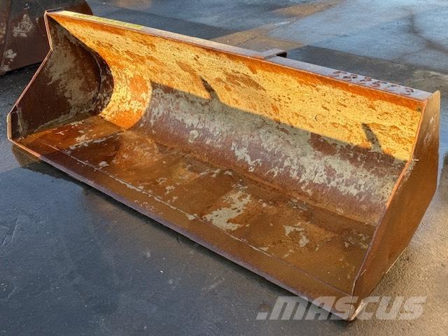 Manitou USED BUCKET Kašike / Korpe