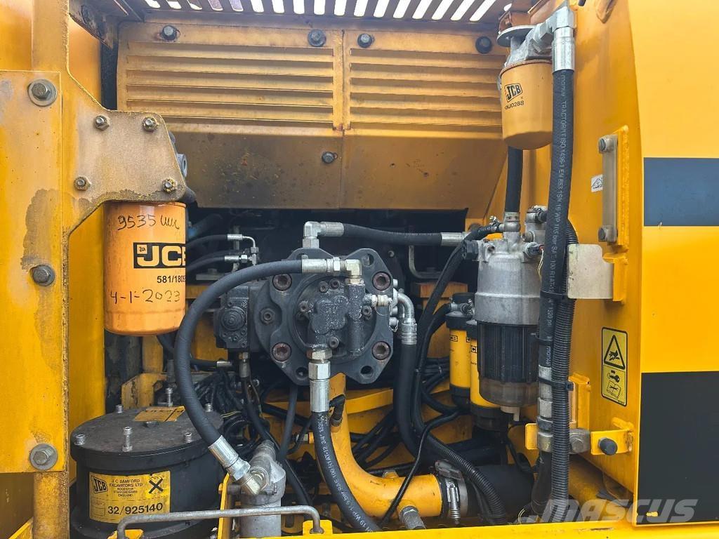 JCB JS220LC Bageri guseničari