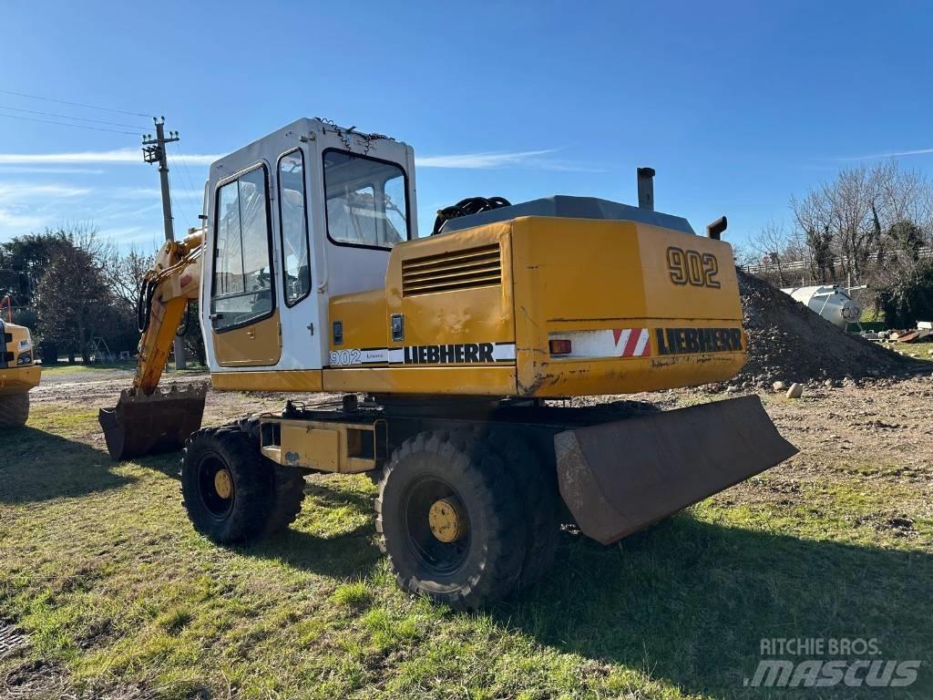 Liebherr 902 Bageri točkaši