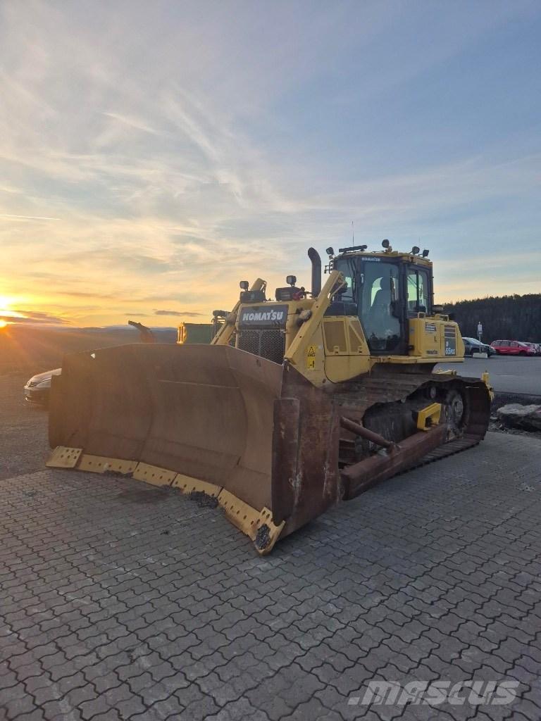 Komatsu D65 pxi Buldožeri guseničari