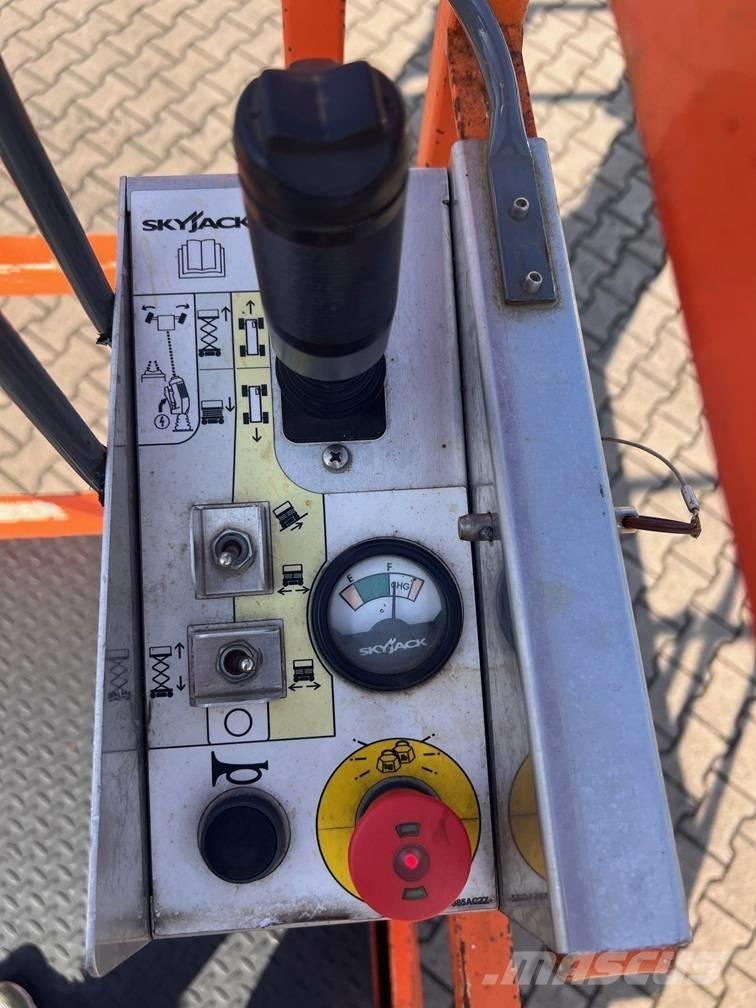 SkyJack SJ III 4626 Makazaste platforme
