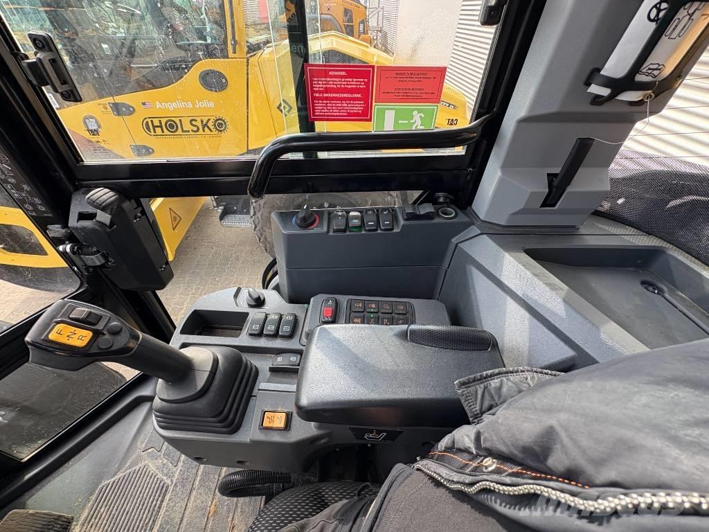 CAT 906 Utovarivači na točkove