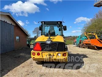 CAT 906 Utovarivači na točkove